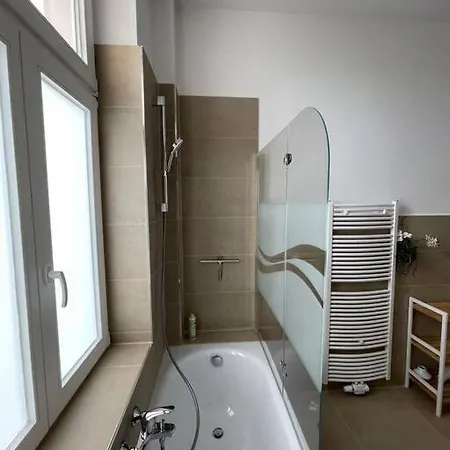 Apartman Lucky Ls10 - Vollausstattung - Zentrum - Aufzug - Grosse Kueche - 2 - Smart-tv *